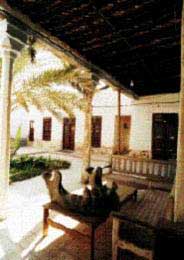 المرسم الحر من الداخل (بيت الغانم)